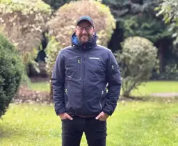Paramaniac Shop jacket - multifunctional, detachable hood, many pockets and details view 4